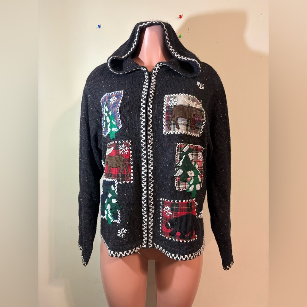 Women’s Large Christmas sweater Lemon Grass full zip hooded black w/patches